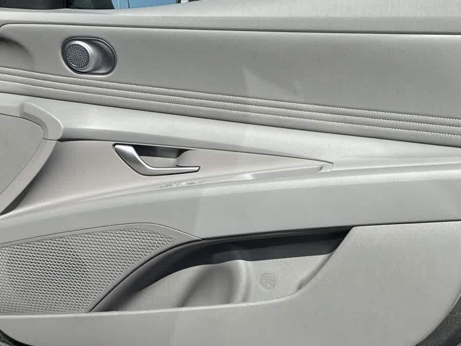 Thumbnail: 2025 Hyundai Elantra - 35