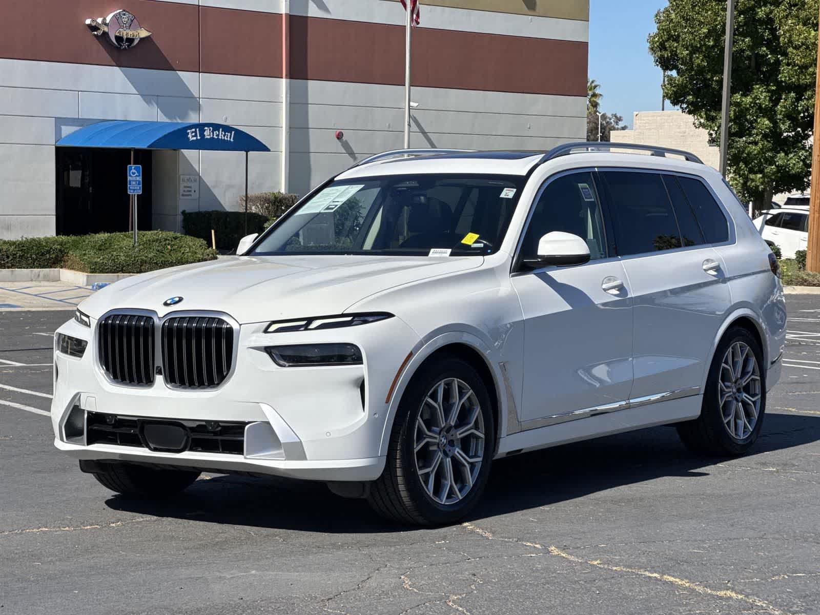Thumbnail: 2023 BMW X7 - 6