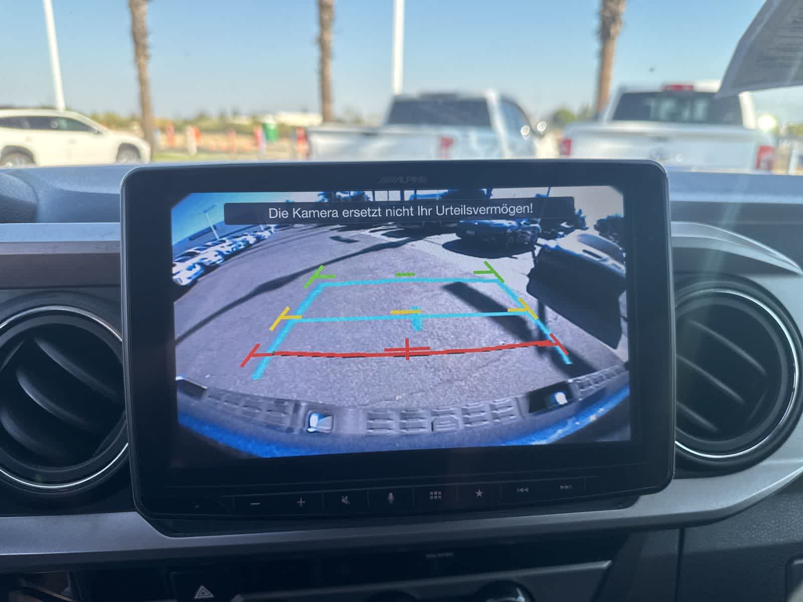 Thumbnail: 2018 Toyota Tacoma - 12