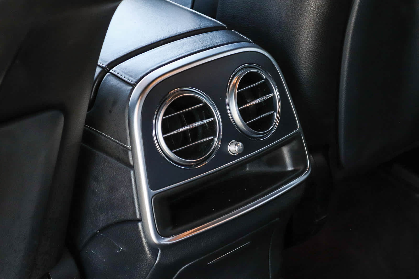Thumbnail: 2019 Mercedes-Benz S-Class - 24