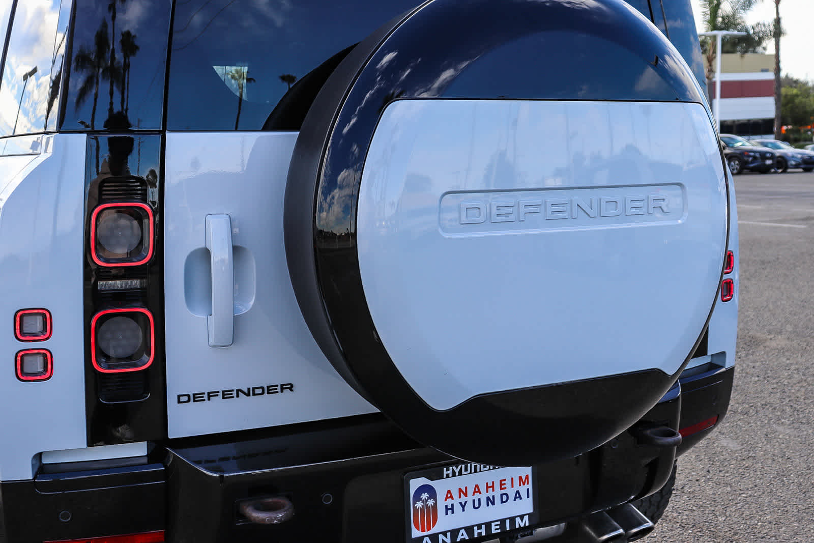 Thumbnail: 2023 Land Rover Defender - 10