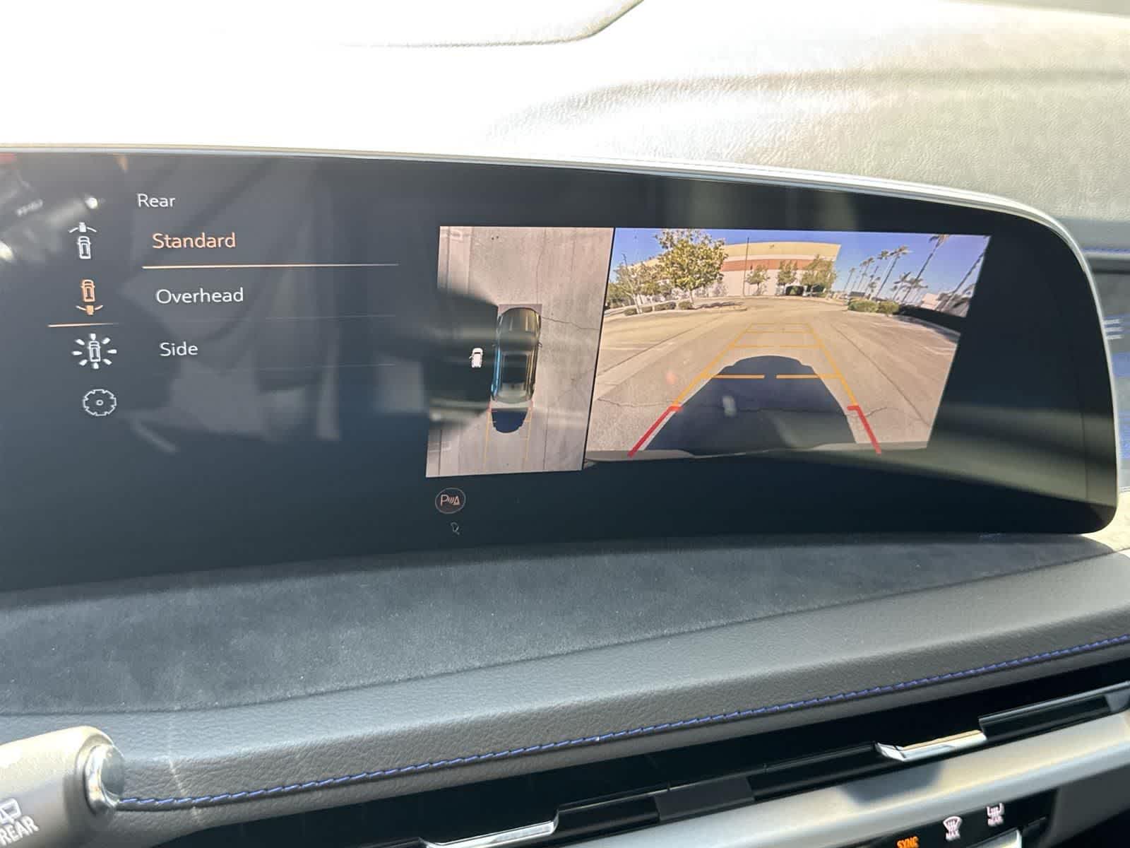 Thumbnail: 2025 Cadillac XT4 - 15