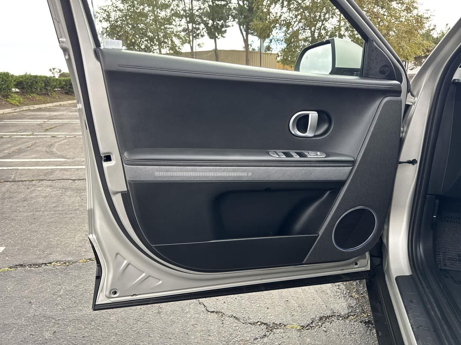 Thumbnail: 2023 Hyundai Ioniq 5 - 20