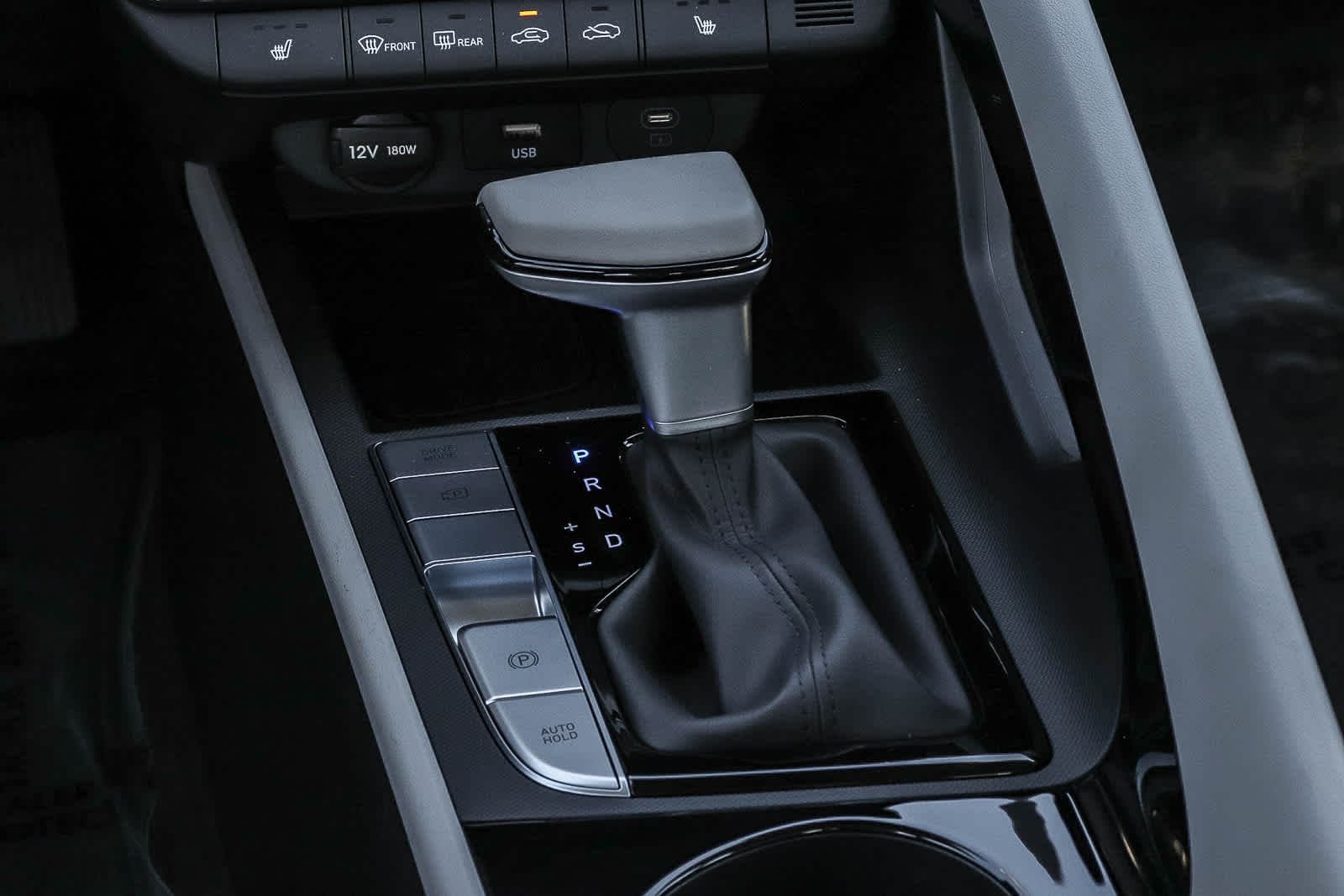 2026 Hyundai Elantra Limited - Photo 24