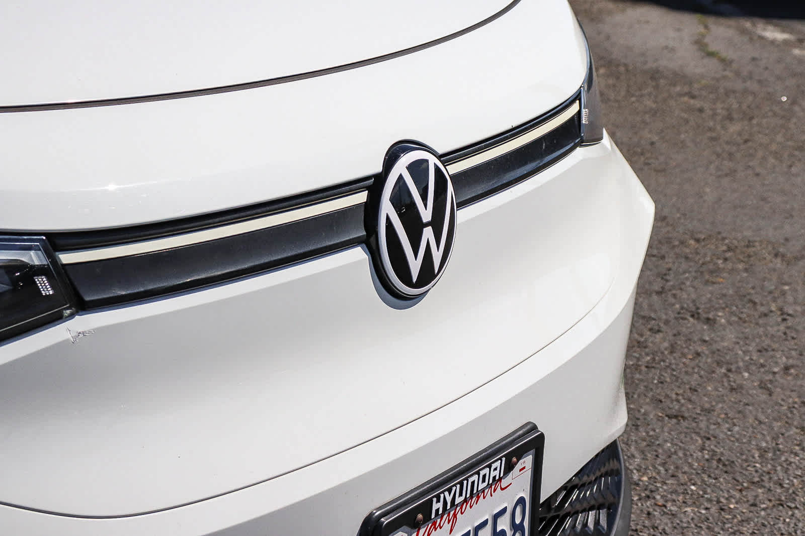 Thumbnail: 2023 Volkswagen ID.4 - 4