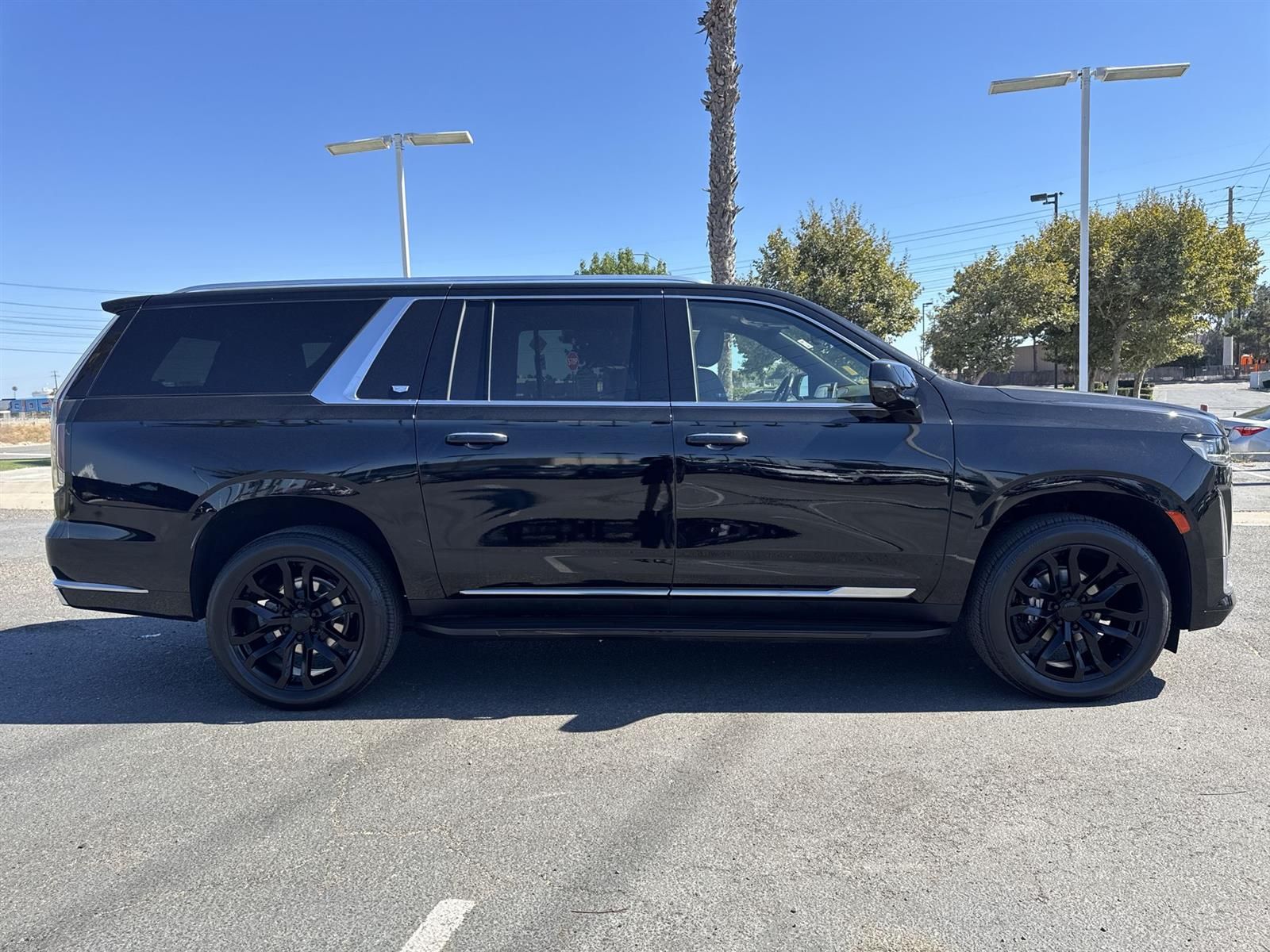 Thumbnail: 2023 Cadillac Escalade - 3