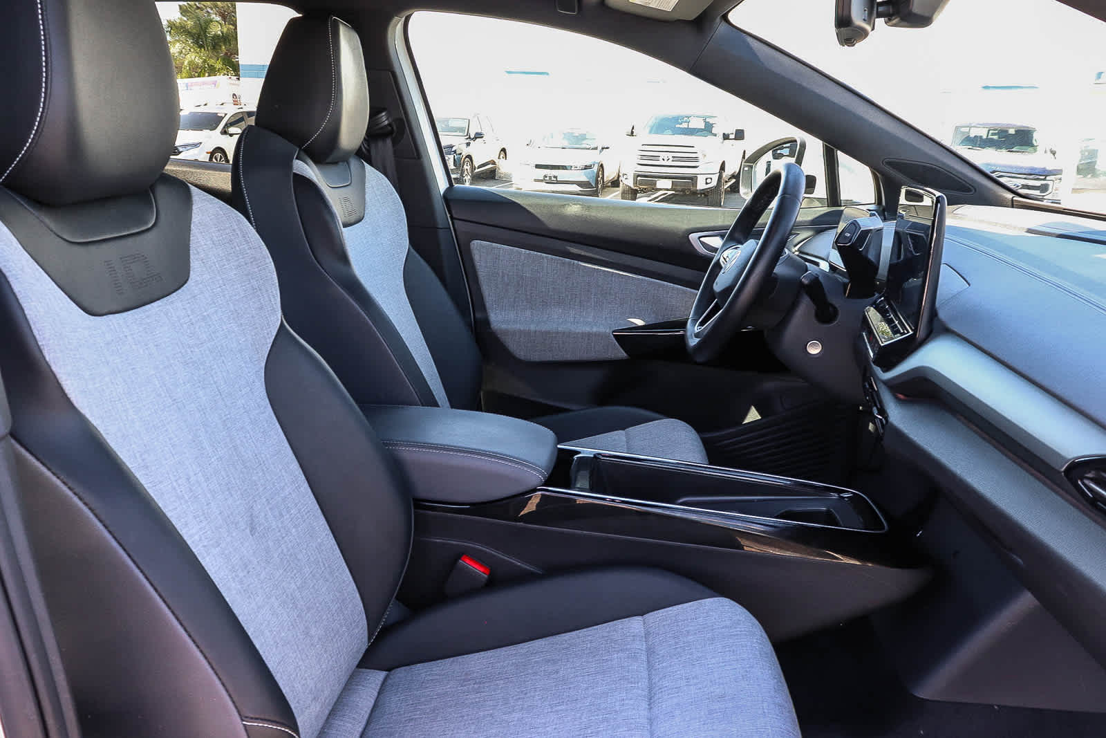 Thumbnail: 2023 Volkswagen ID.4 - 18