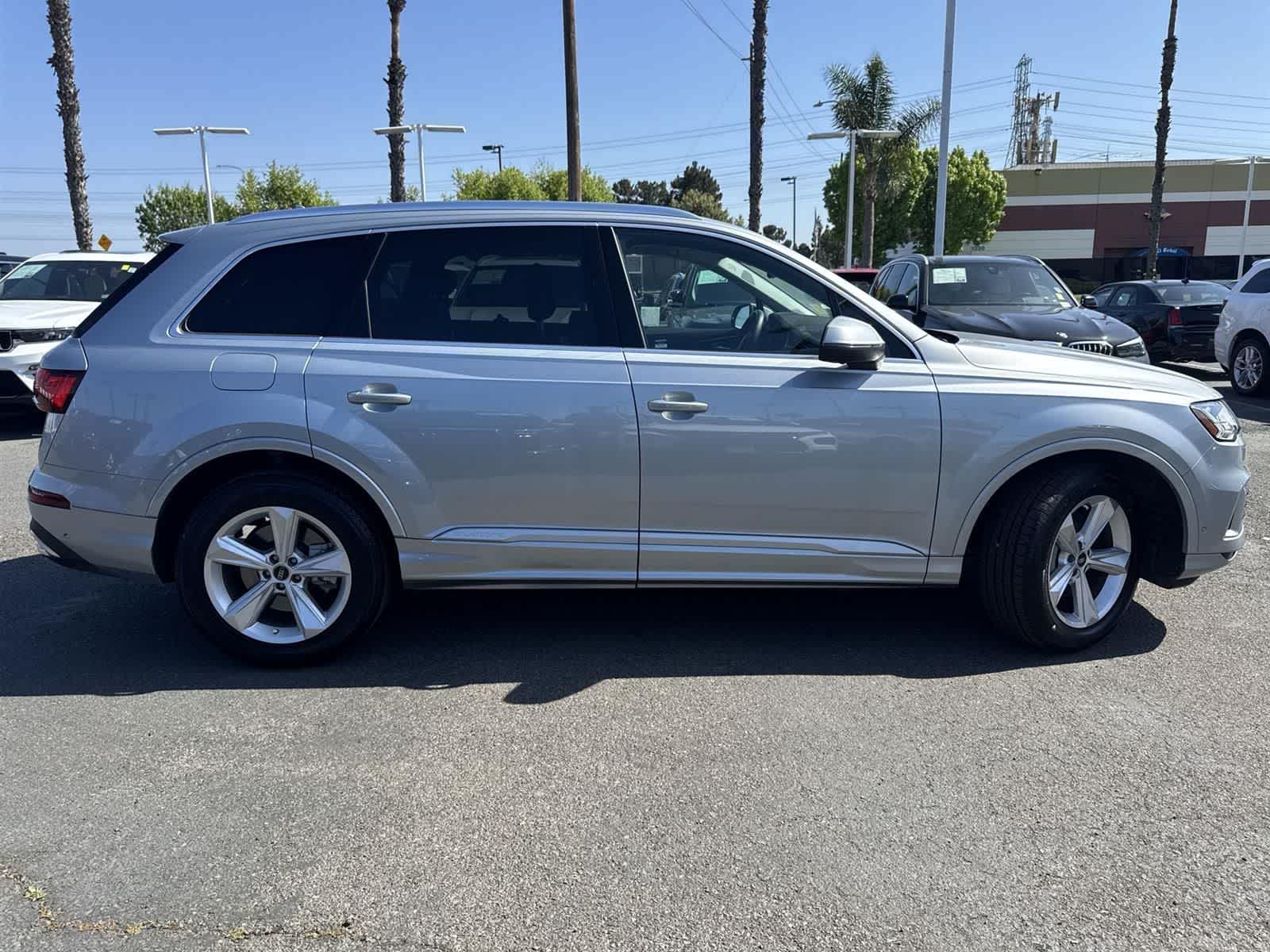 Thumbnail: 2024 Audi Q7 - 3