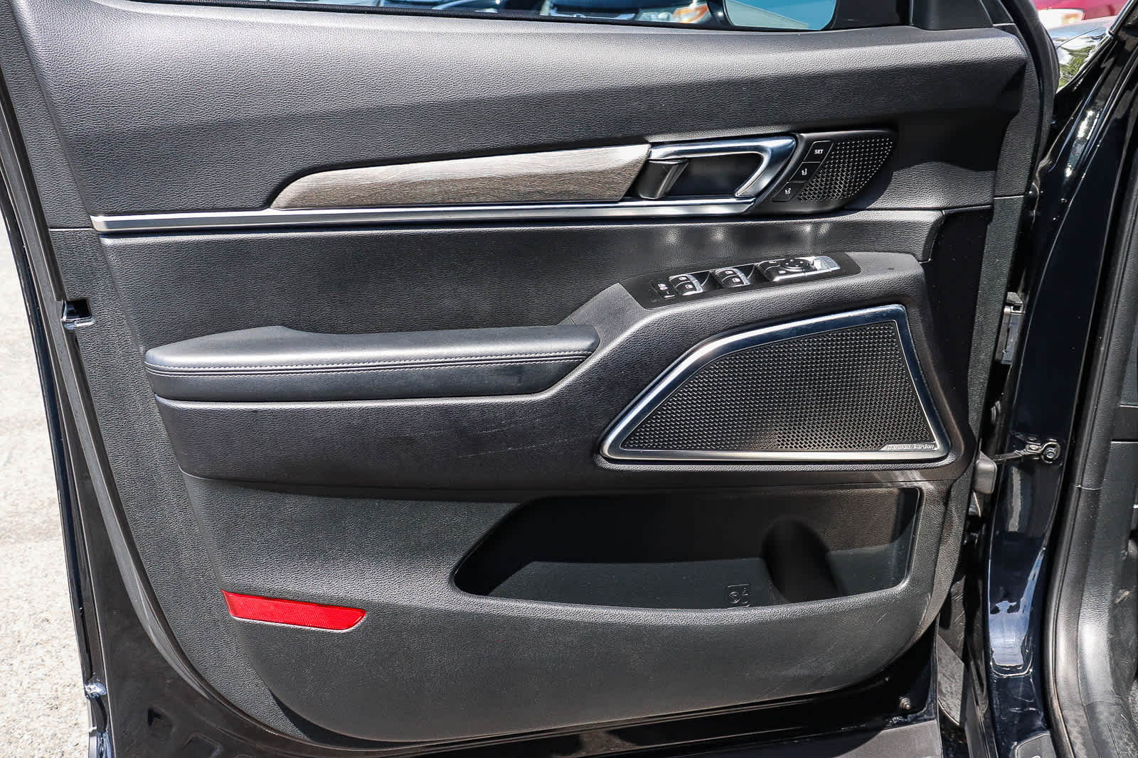 Thumbnail: 2021 Kia Telluride - 28