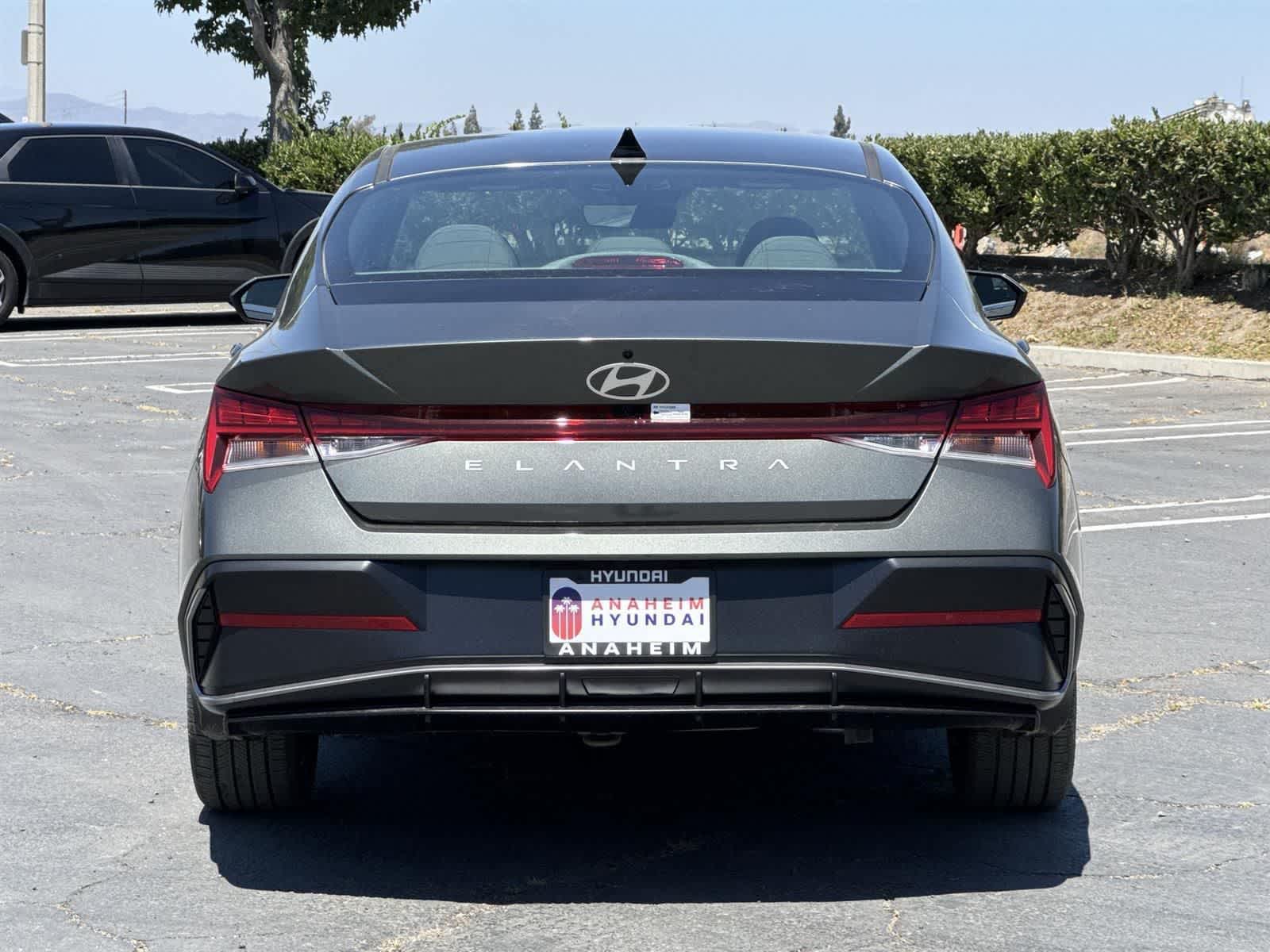 Thumbnail: 2025 Hyundai Elantra - 4