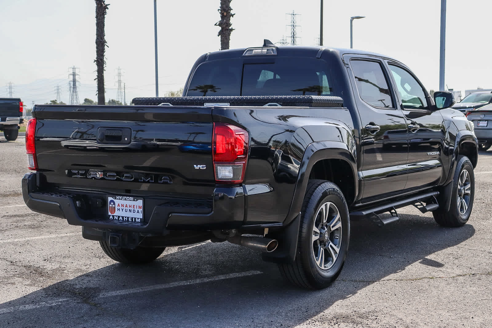 2018 Toyota Tacoma TRD Sport photo 5