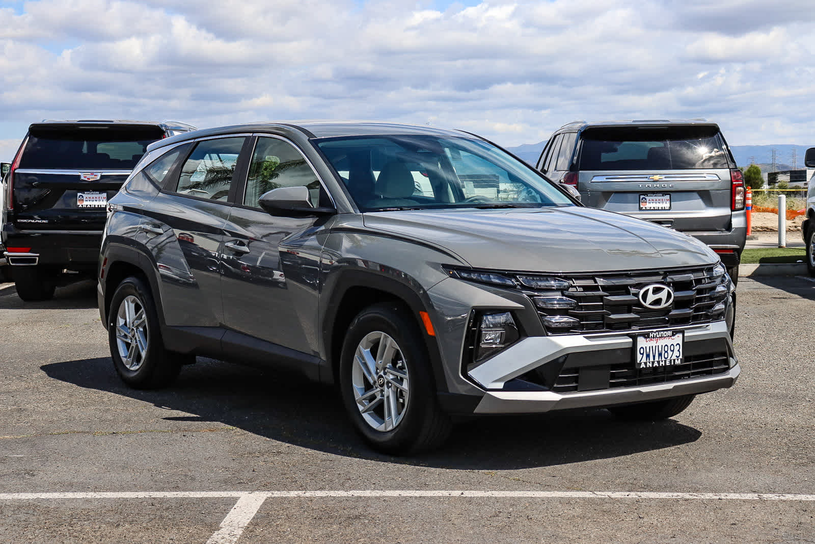 2025 Hyundai Tucson SE photo 2