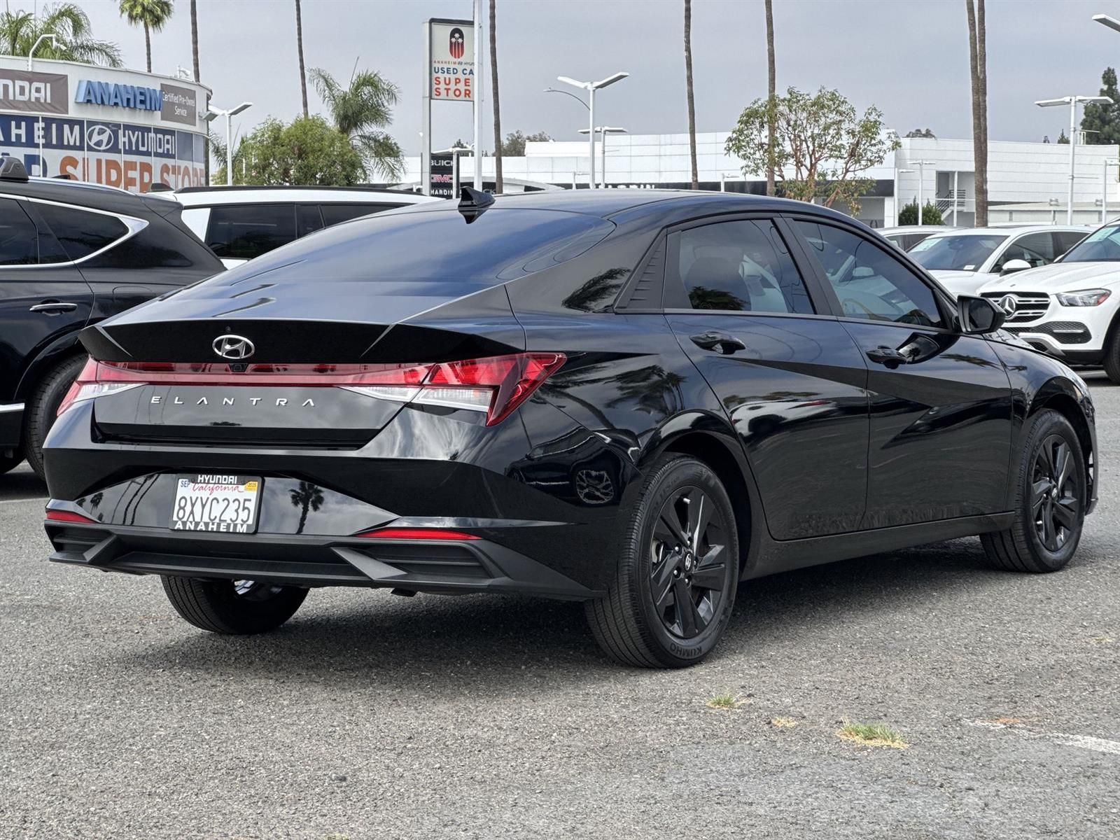 Thumbnail: 2022 Hyundai Elantra - 3