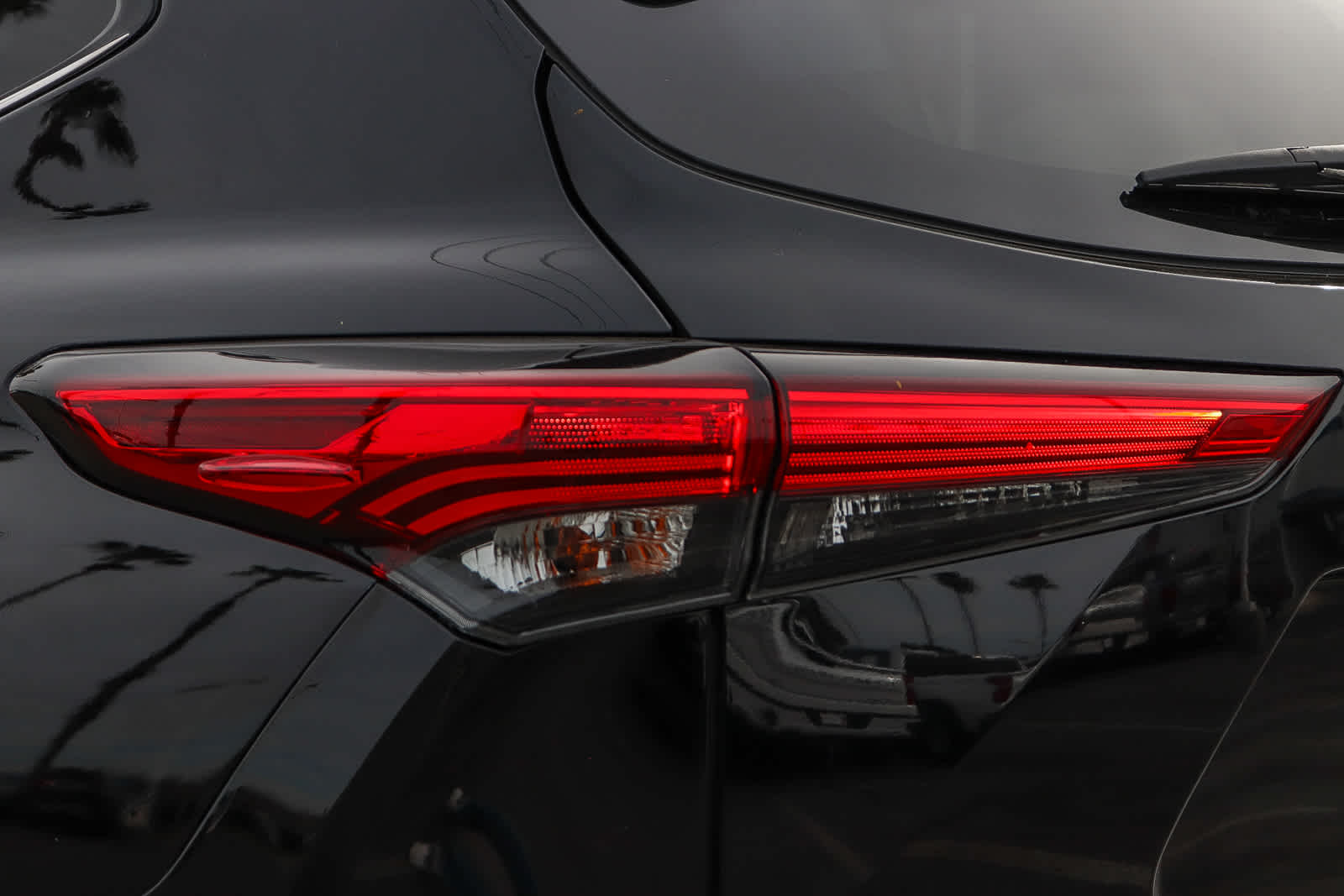 Thumbnail: 2023 Toyota Highlander - 8