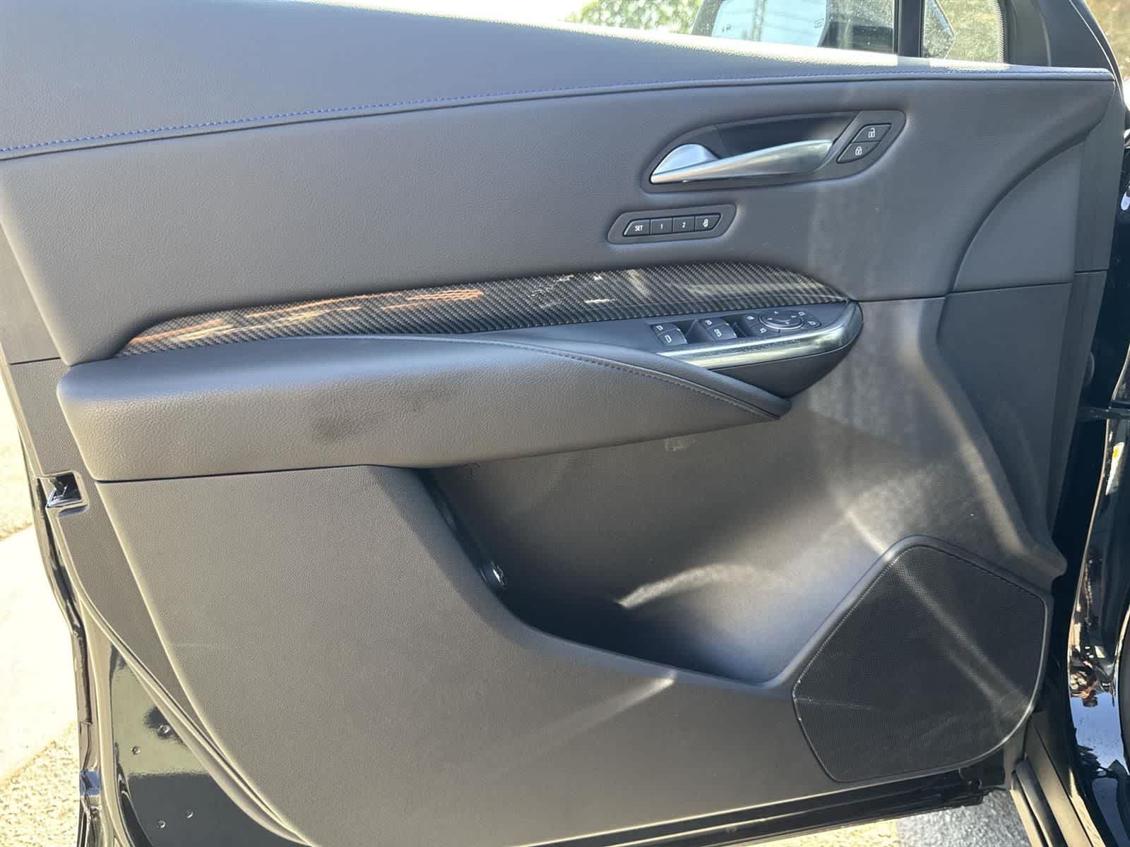 Thumbnail: 2025 Cadillac XT4 - 20