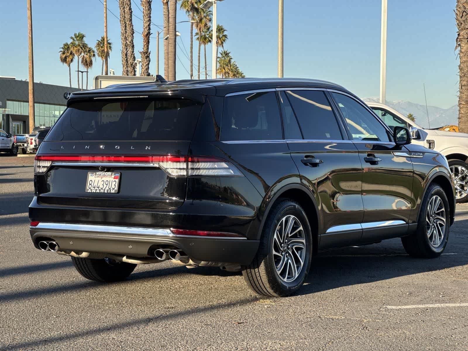 Thumbnail: 2023 Lincoln Aviator - 6