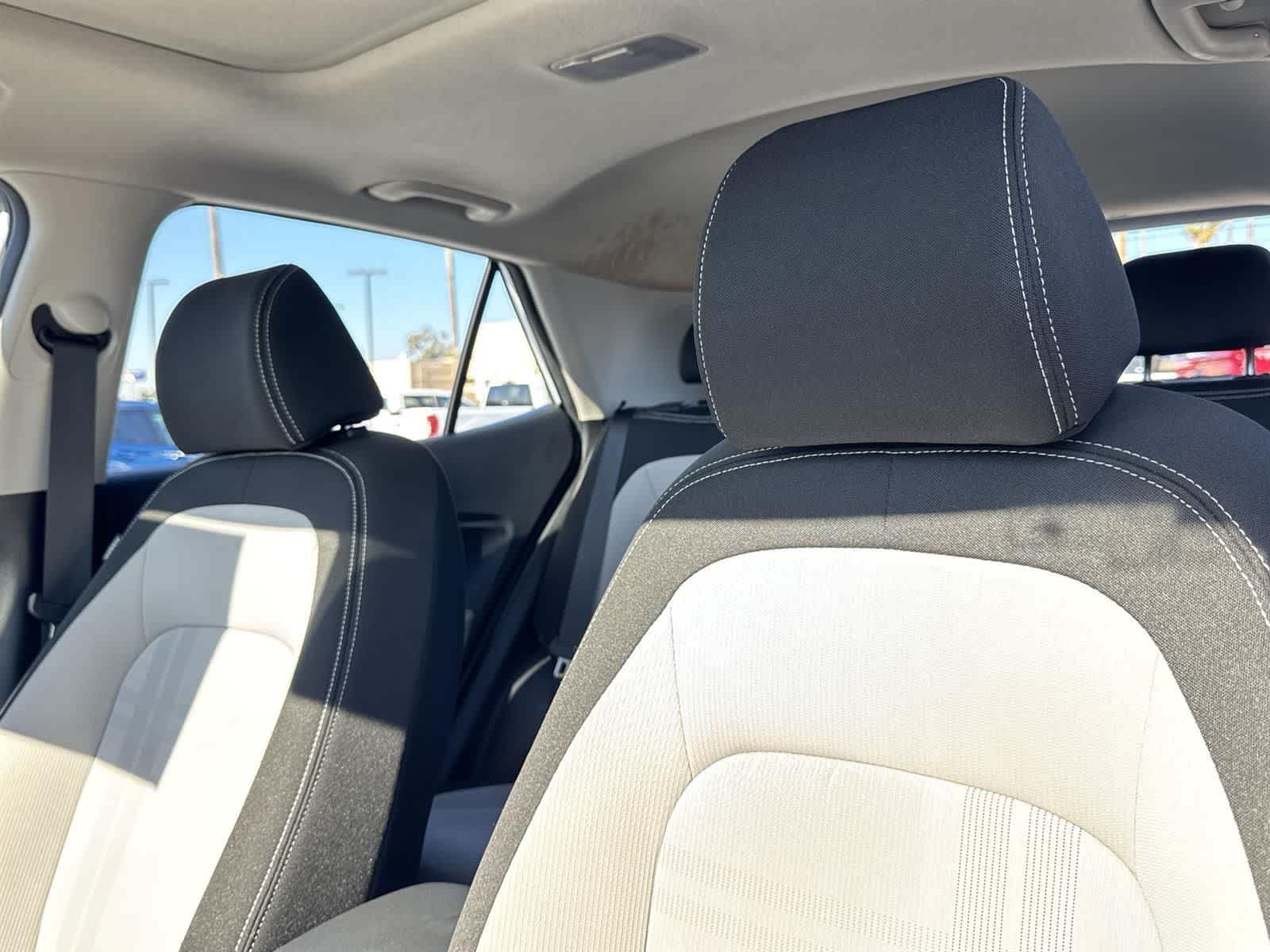 Thumbnail: 2022 Hyundai Venue - 15