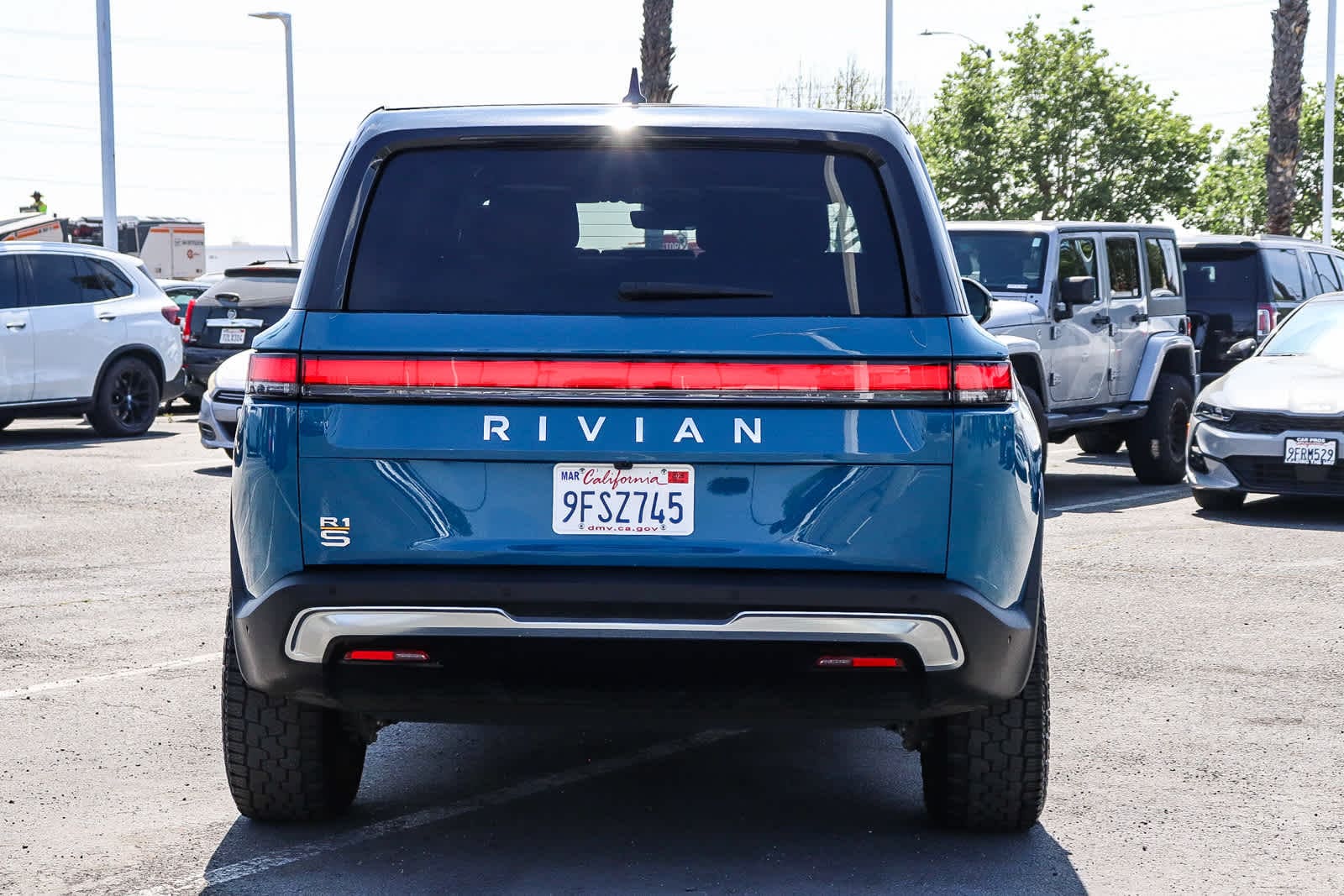 Thumbnail: 2023 Rivian R1S - 7