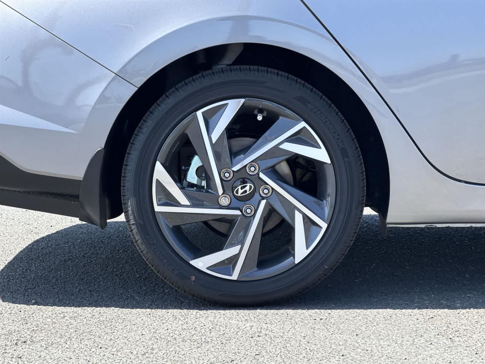Thumbnail: 2025 Hyundai Elantra - 40
