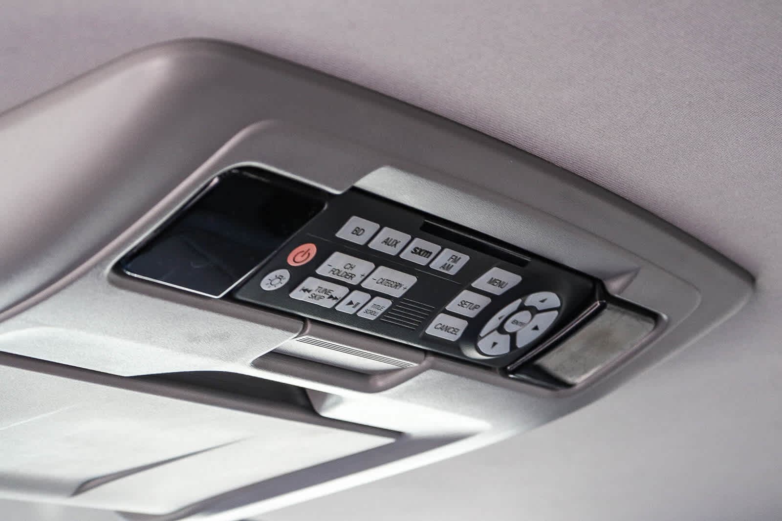 Thumbnail: 2017 Honda Pilot - 24