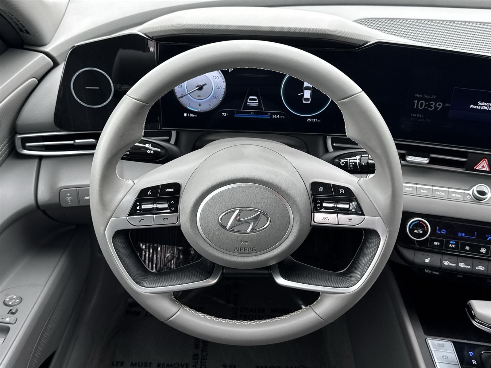 Thumbnail: 2023 Hyundai Elantra - 9