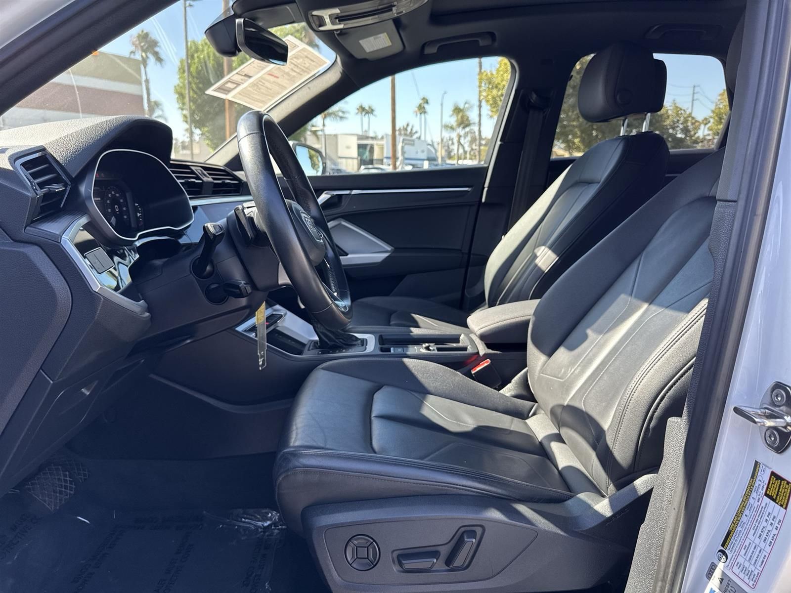 Thumbnail: 2022 Audi Q3 - 22