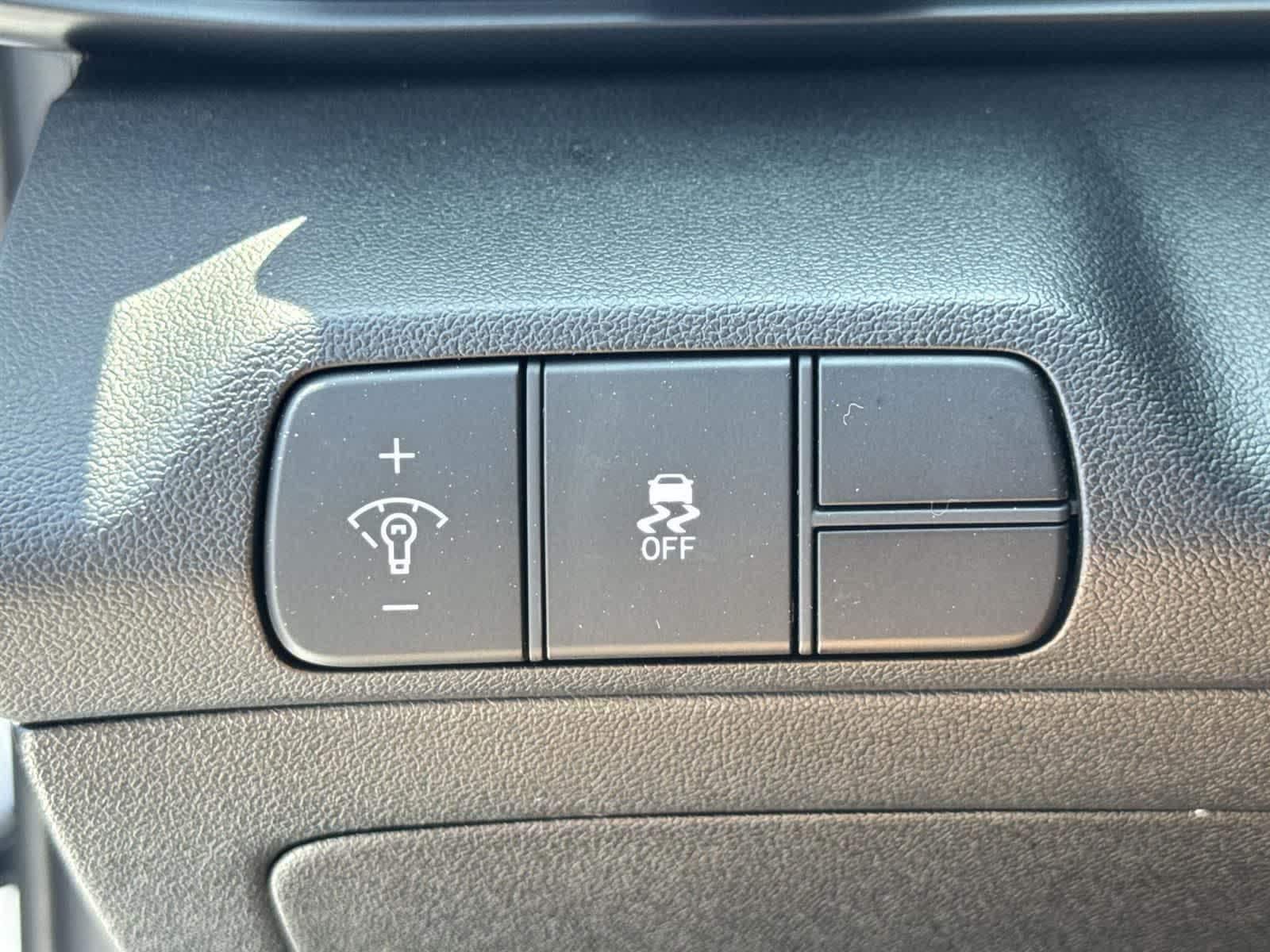 Thumbnail: 2025 Hyundai Elantra - 25