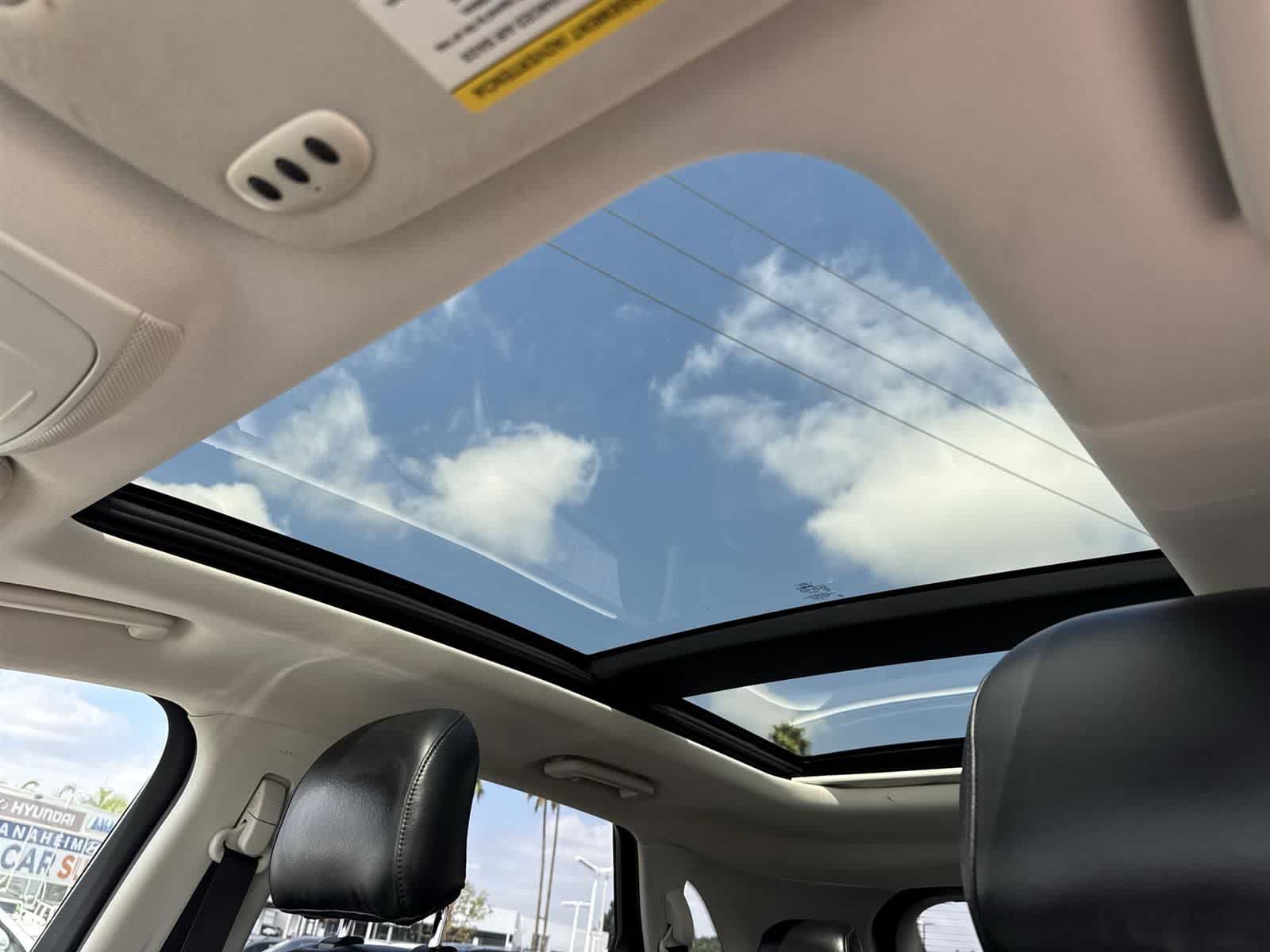Thumbnail: 2016 Ford Edge - 8