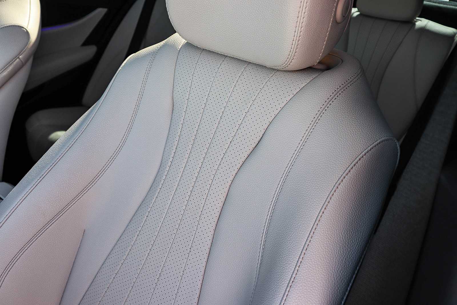 Thumbnail: 2021 Mercedes-Benz E-Class - 25