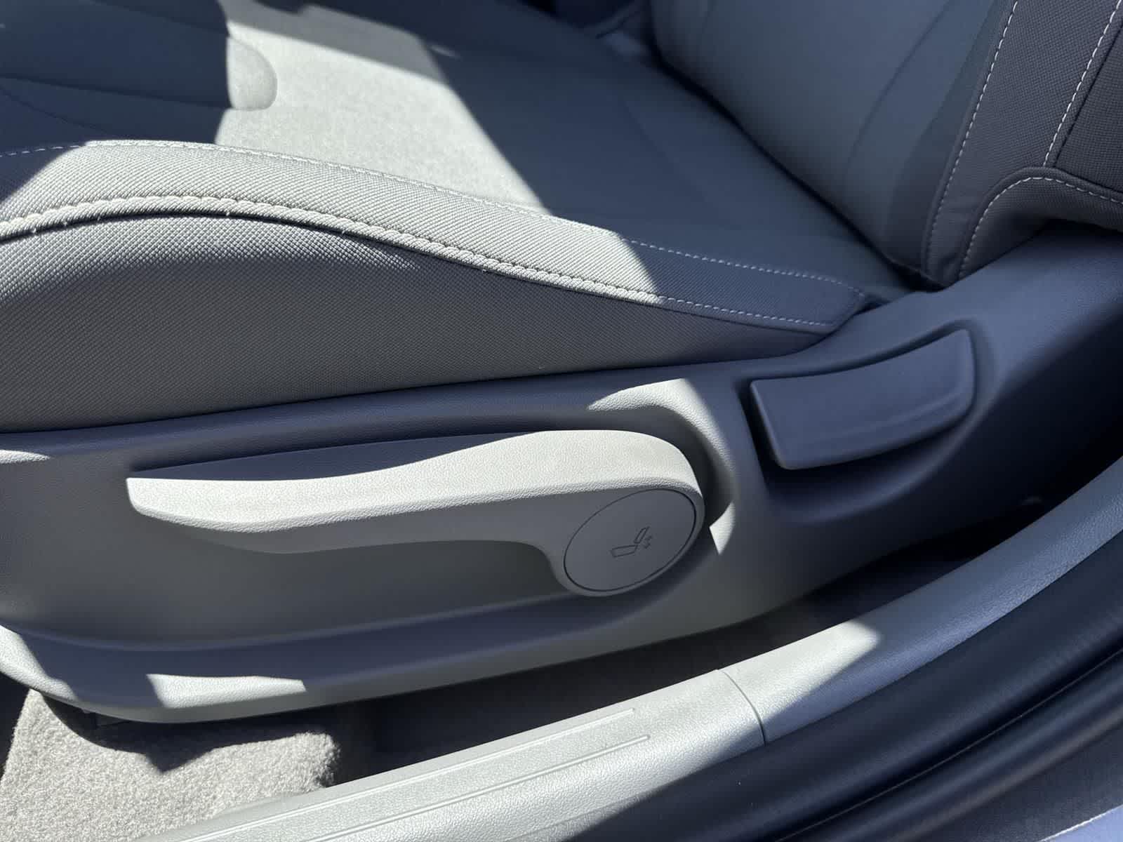 Thumbnail: 2025 Hyundai Elantra - 32