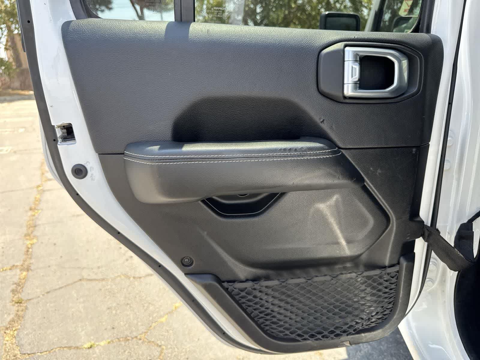 Thumbnail: 2023 Jeep Gladiator - 23