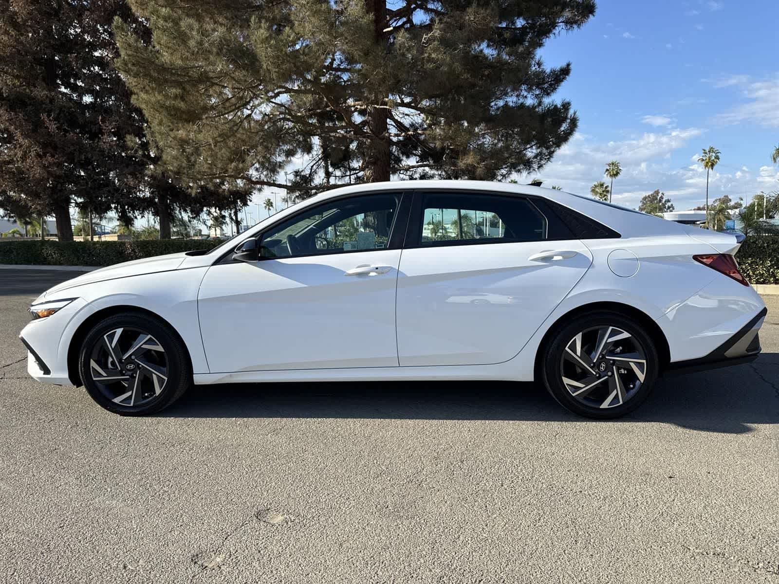 Thumbnail: 2025 Hyundai Elantra - 5