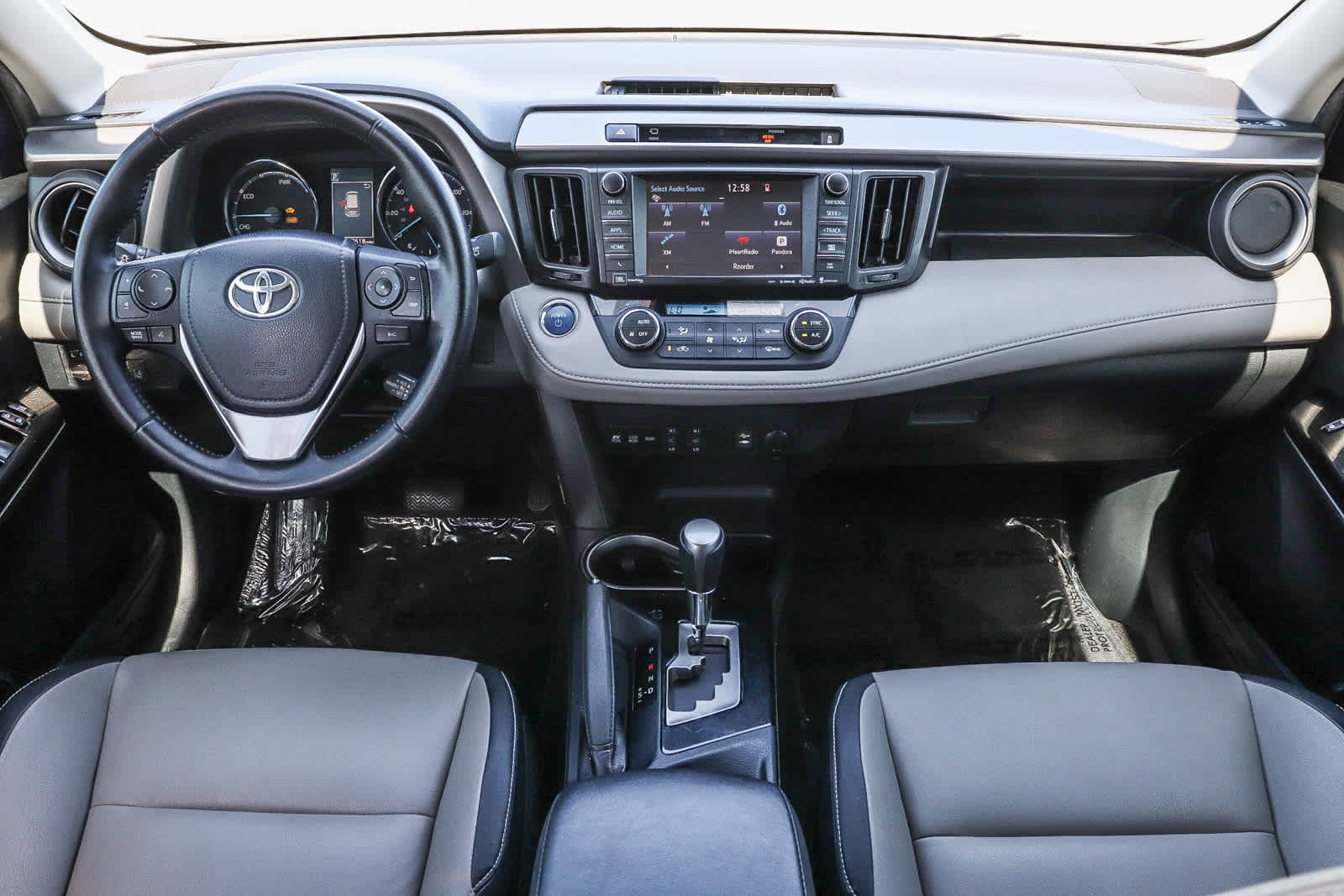 Thumbnail: 2016 Toyota RAV4 - 13