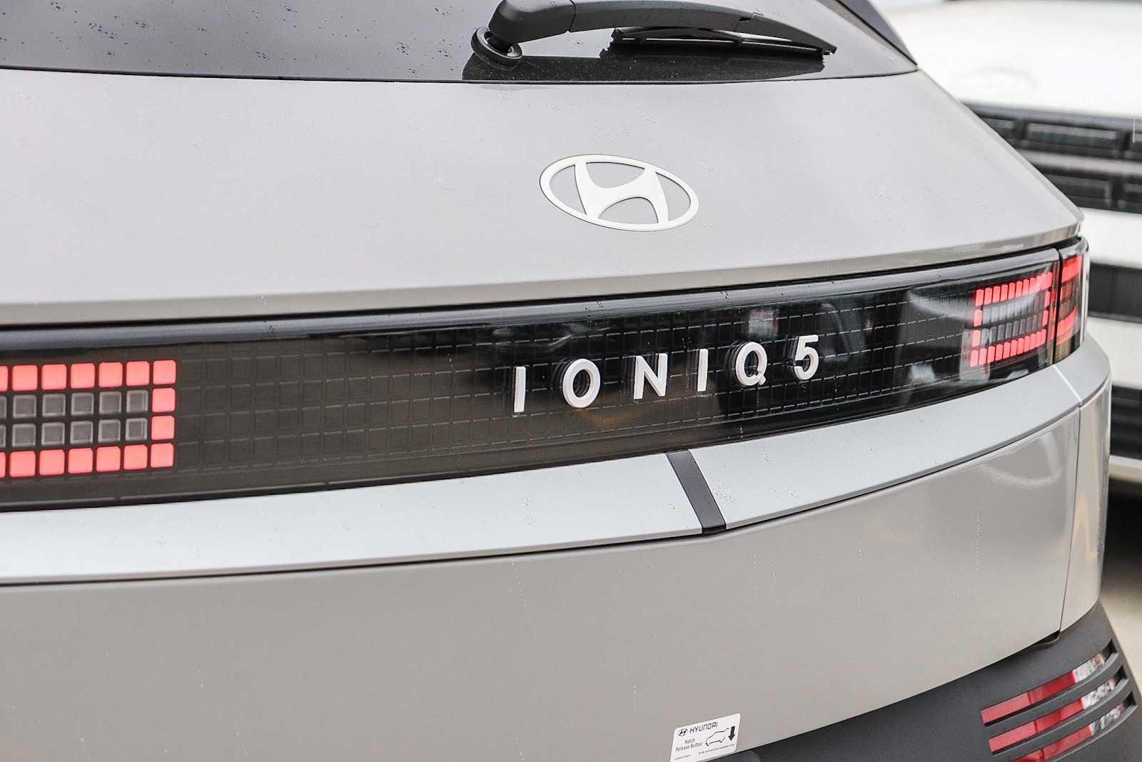 Thumbnail: 2026 Hyundai Ioniq 5 - 10