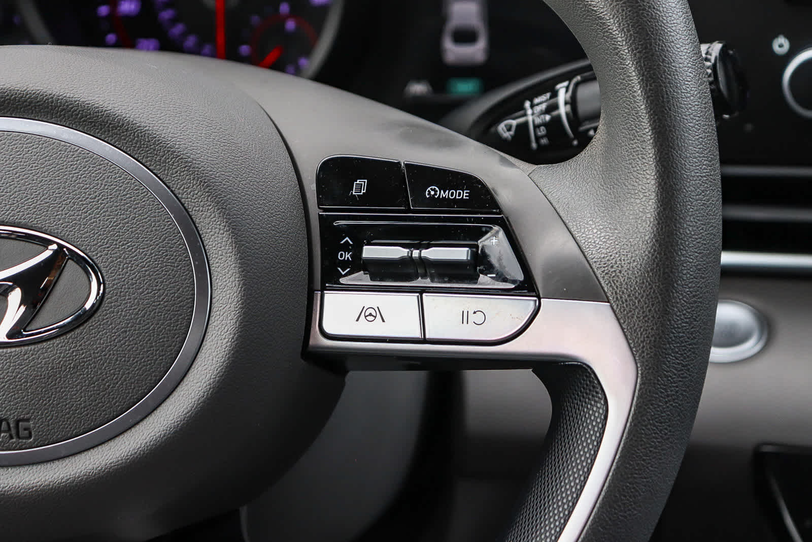 Thumbnail: 2023 Hyundai Elantra - 19