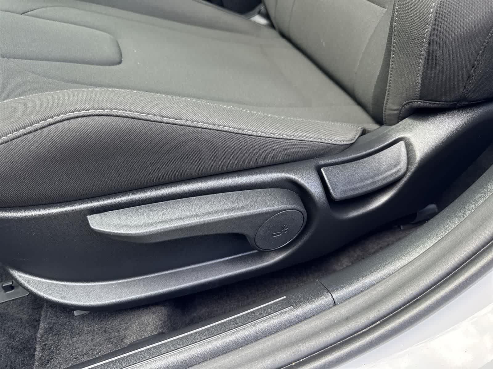 Thumbnail: 2025 Hyundai Elantra - 23