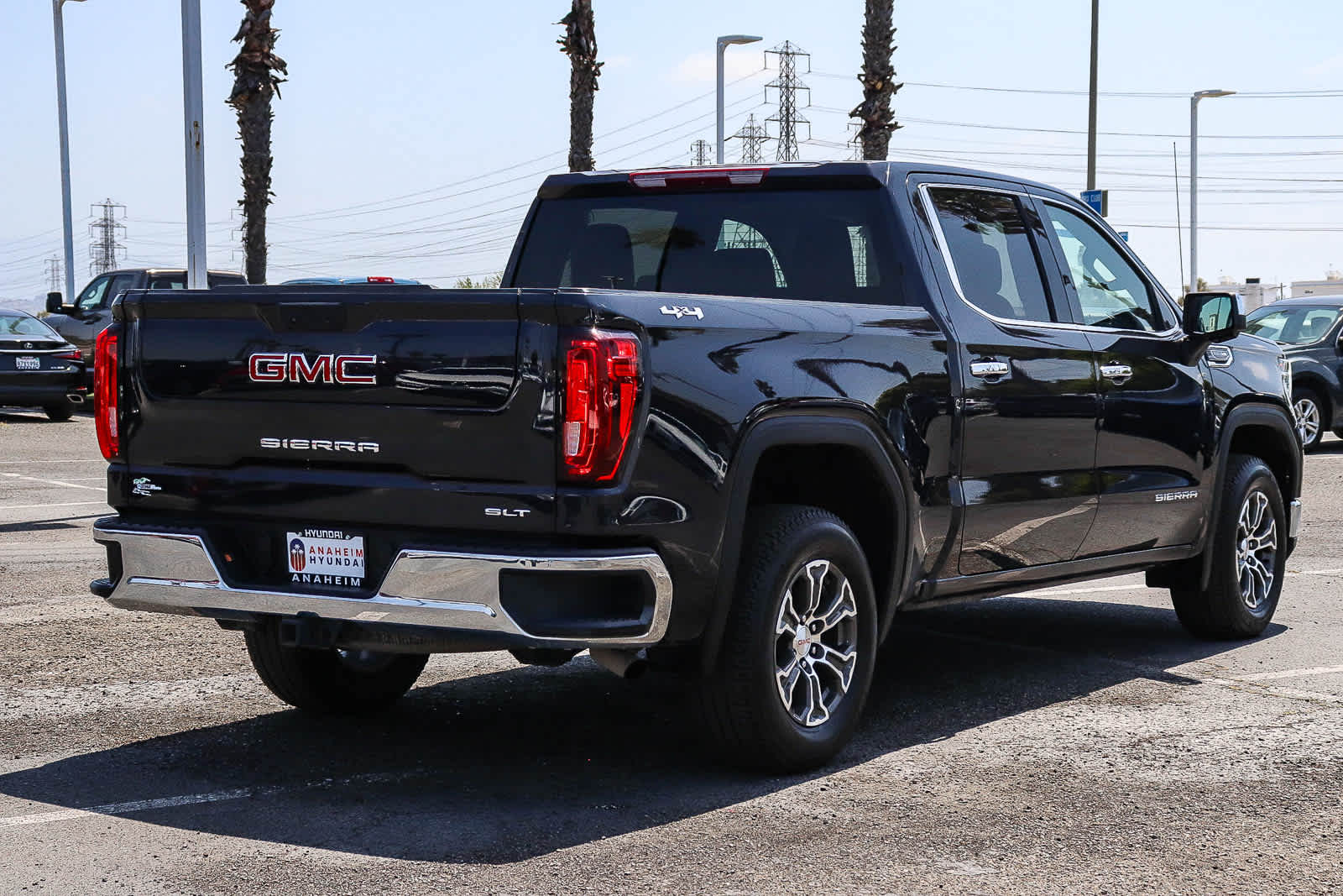 2024 GMC Sierra 1500 SLT - Photo 7