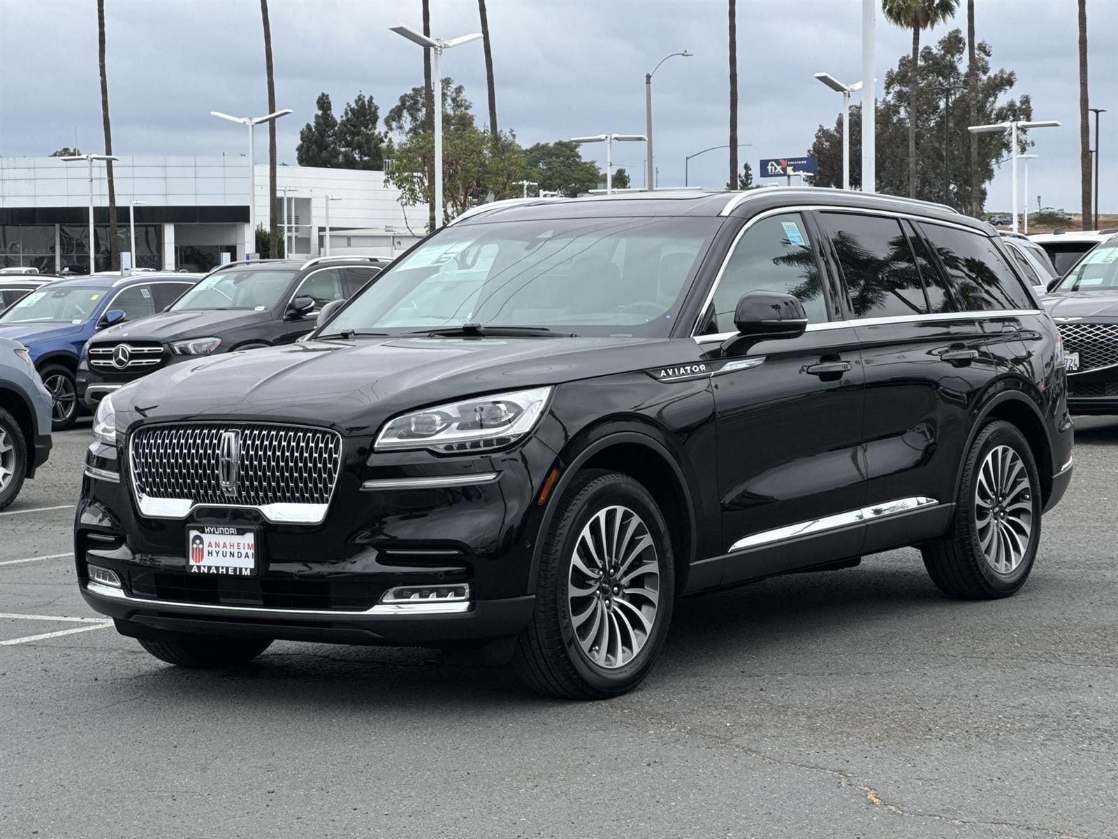 Thumbnail: 2023 Lincoln Aviator - 6