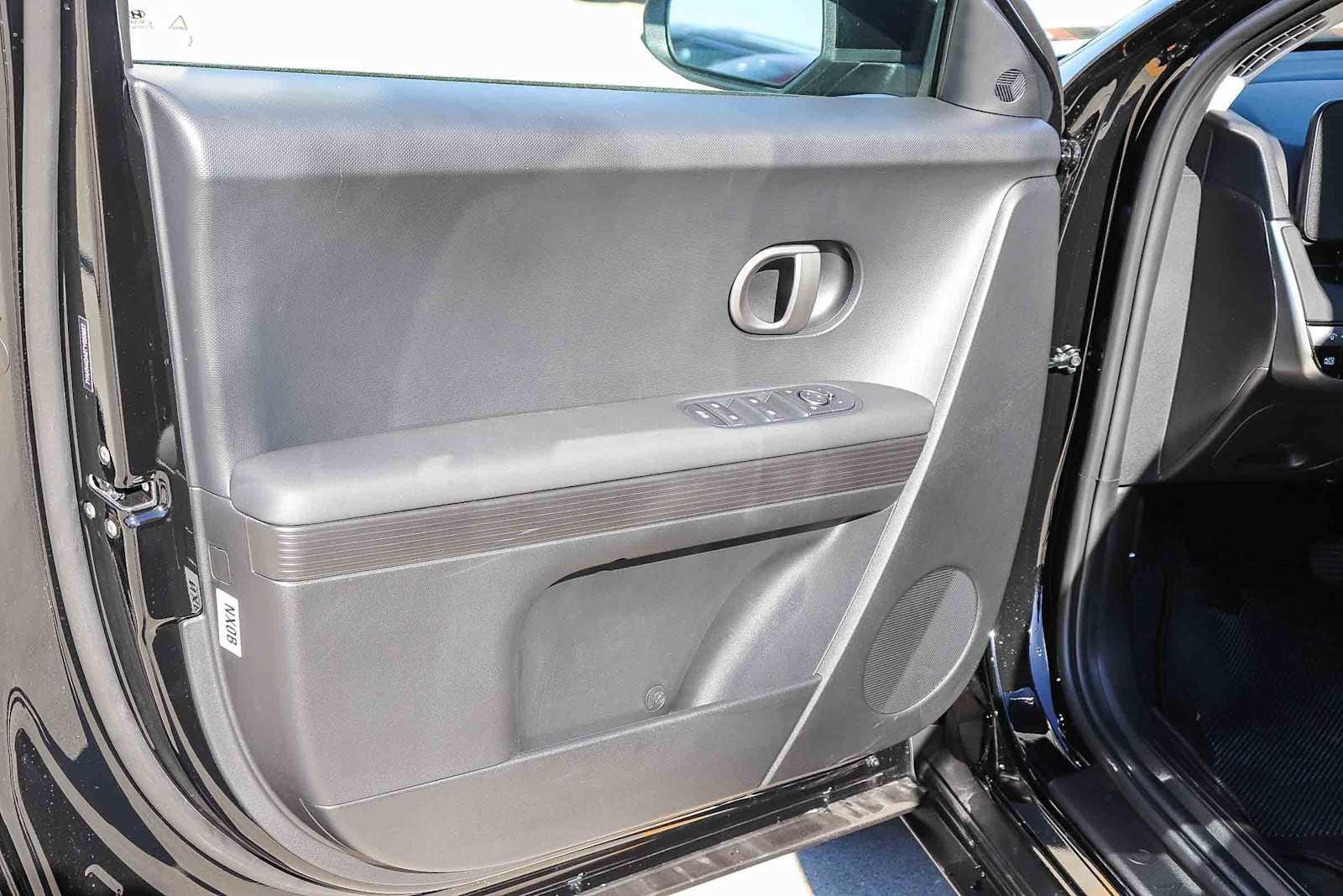 Thumbnail: 2026 Hyundai Ioniq 5 - 21