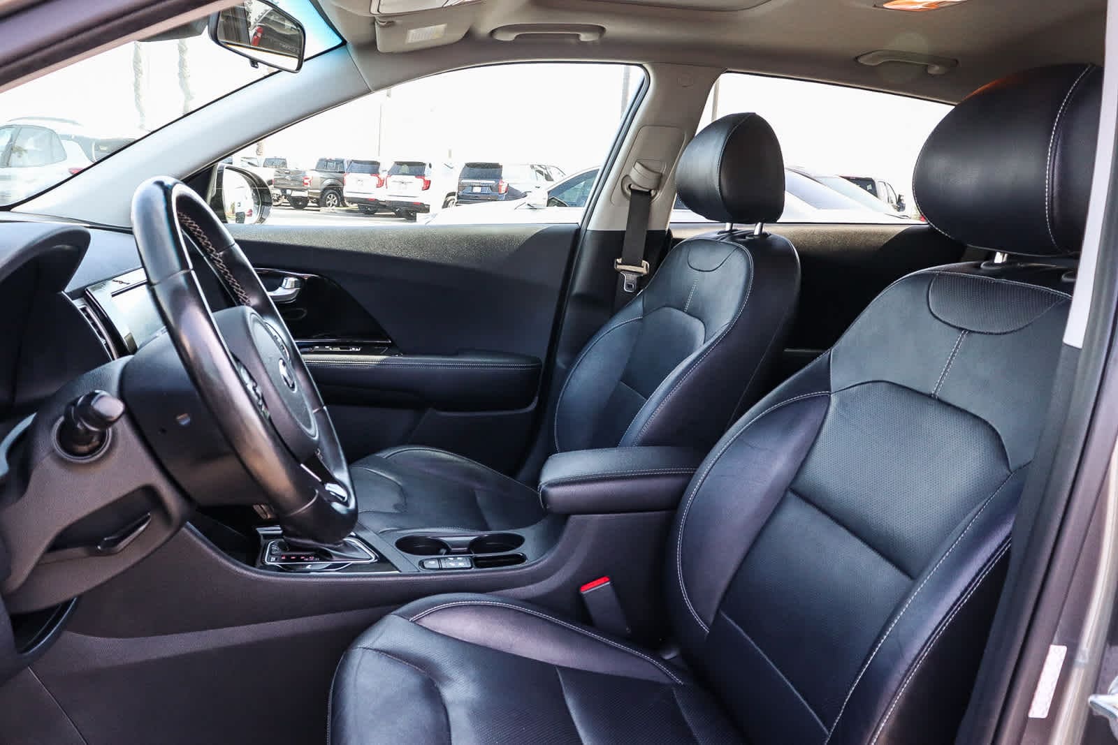 Thumbnail: 2017 Kia Niro - 23