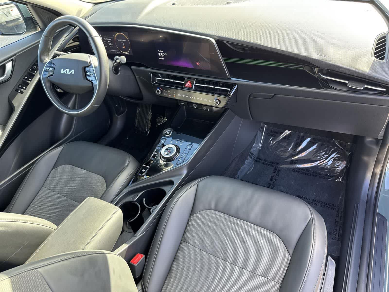 Thumbnail: 2024 Kia Niro - 39