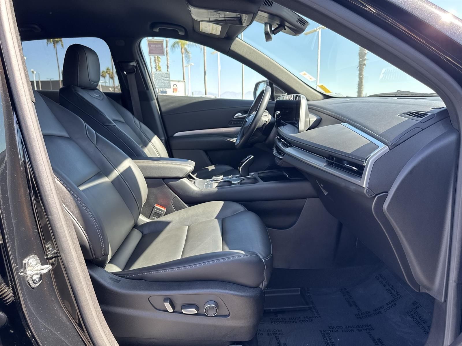 Thumbnail: 2024 Cadillac XT4 - 37