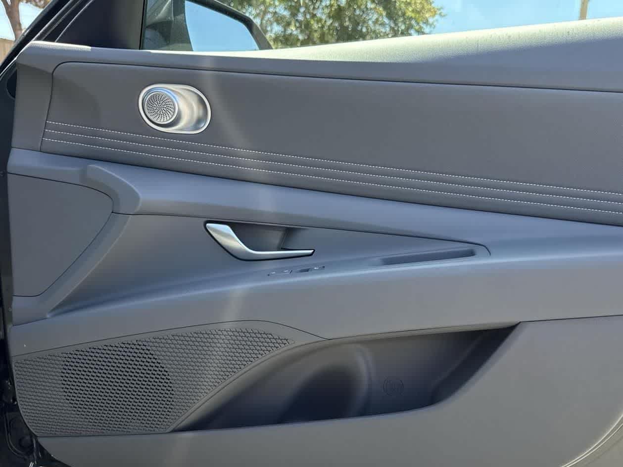 Thumbnail: 2025 Hyundai Elantra - 37