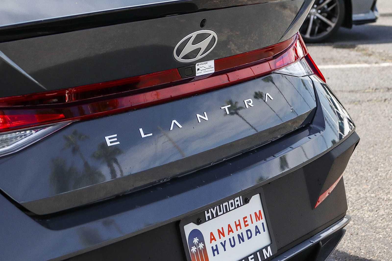 Thumbnail: 2025 Hyundai Elantra - 10