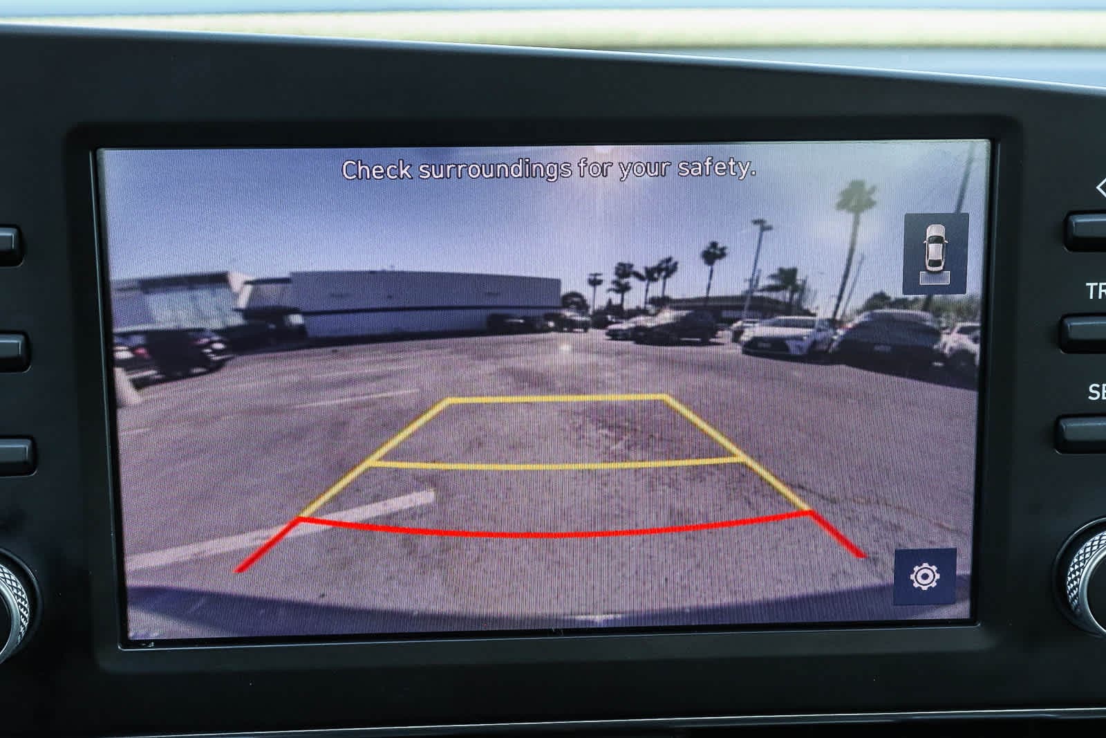 Thumbnail: 2023 Hyundai Elantra - 18