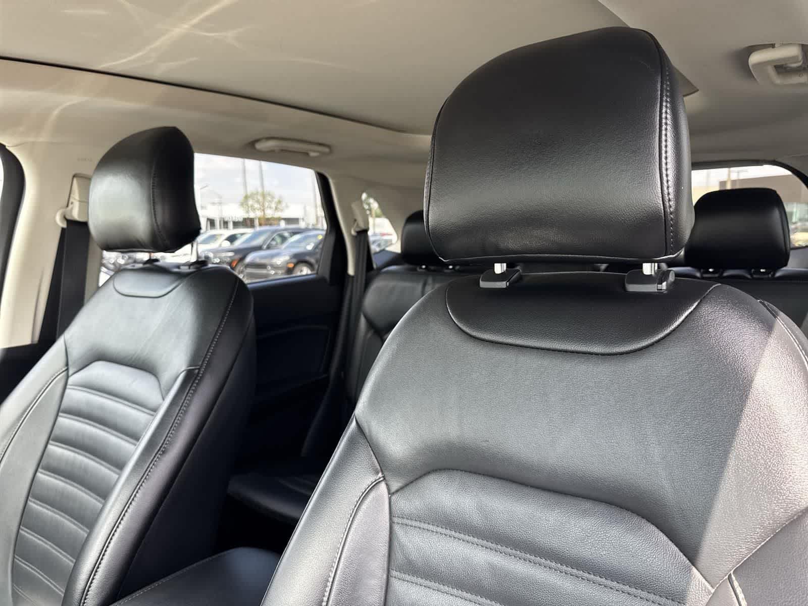 Thumbnail: 2016 Ford Edge - 25