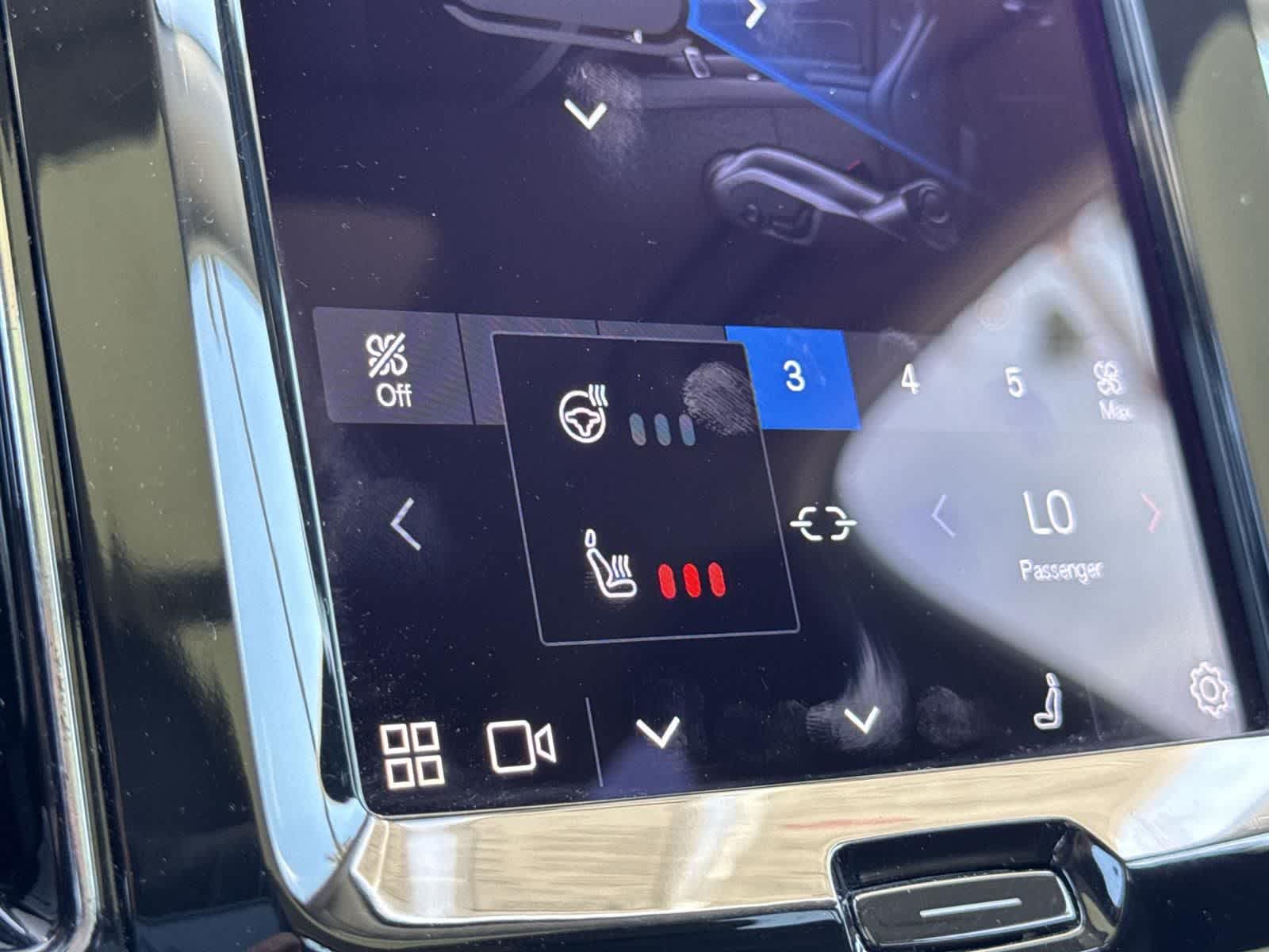 Thumbnail: 2023 Volvo XC60 - 19