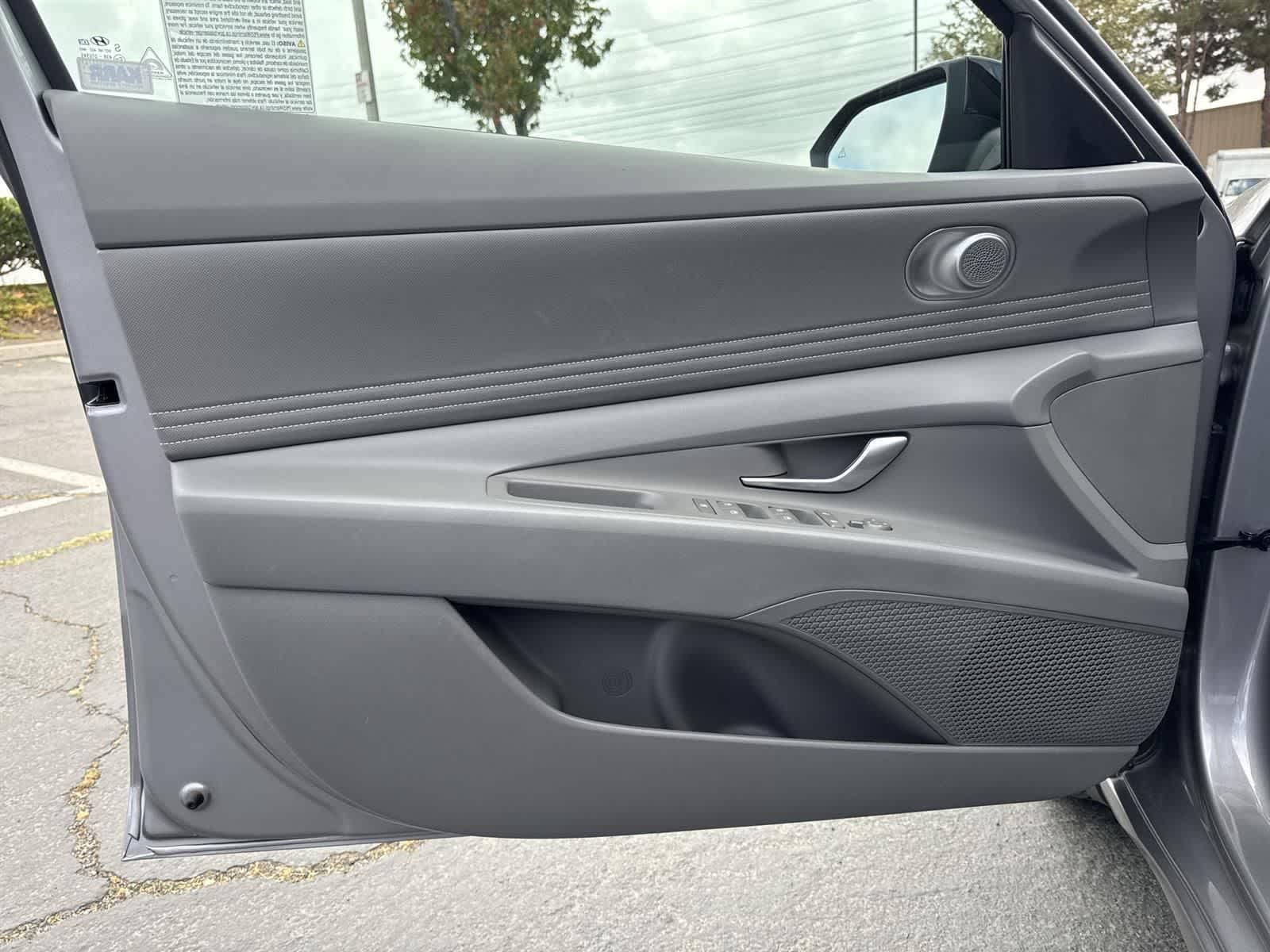 Thumbnail: 2025 Hyundai Elantra - 20