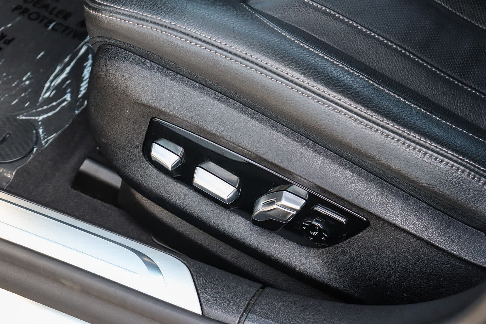 Thumbnail: 2021 BMW 7 Series - 27