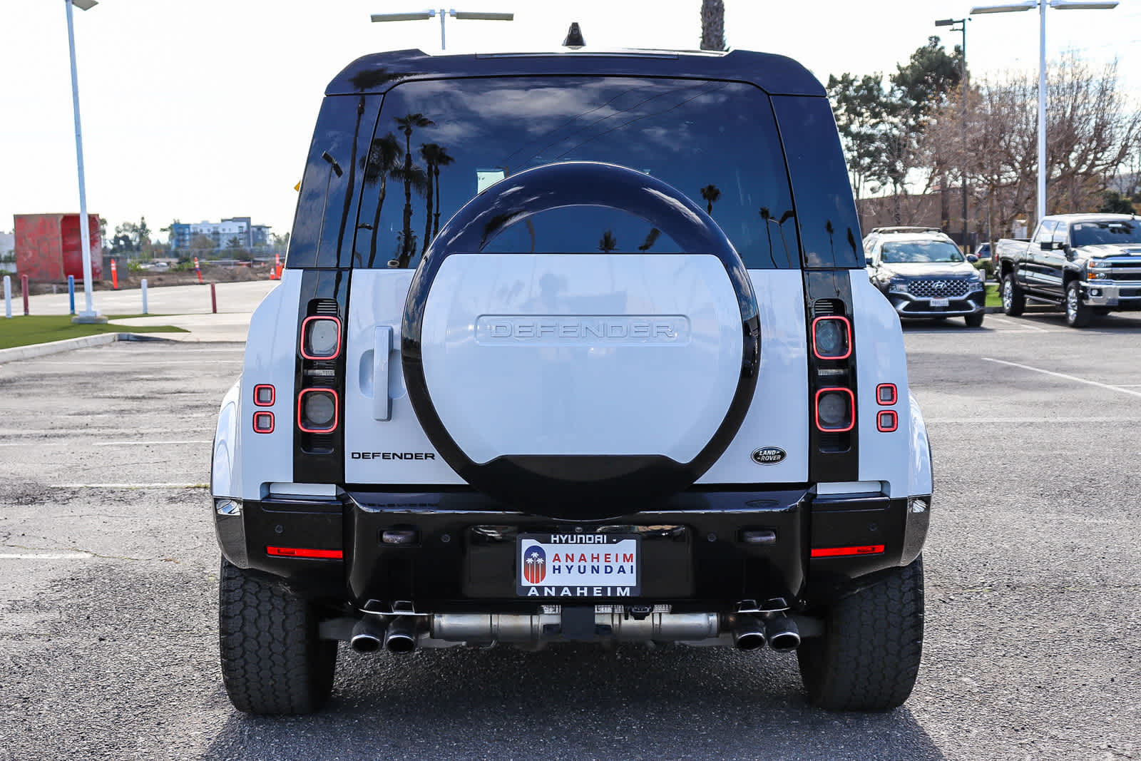 Thumbnail: 2023 Land Rover Defender - 7